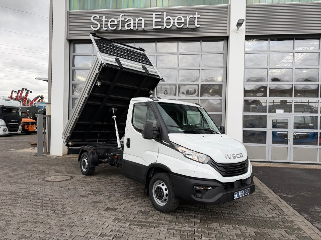 Iveco Daily 35S14 A8*R3.450mm*Automatik*Kamera*2Sitze* - Volquete furgoneta: foto 1 Iveco Daily 35S14 A8*R3.450mm*Automatik*Kamera*2Sitze* - Volquete furgoneta: foto 1