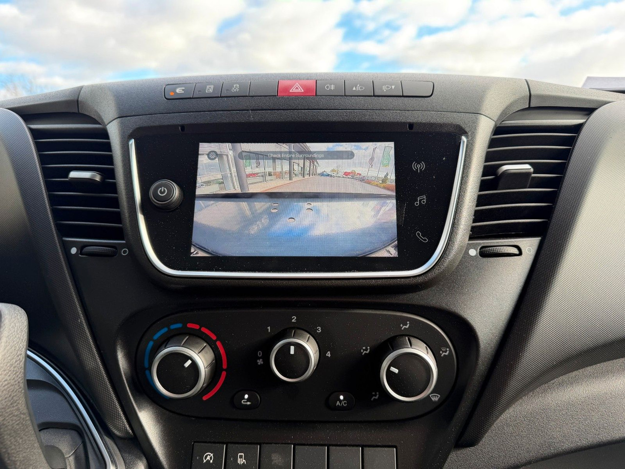 Leasing financiero de Iveco Daily 35S14 A8*R3.450mm*Automatik*Kamera*3Sitze* leasing Iveco Daily 35S14 A8*R3.450mm*Automatik*Kamera*3Sitze*: foto 16 Leasing financiero de Iveco Daily 35S14 A8*R3.450mm*Automatik*Kamera*3Sitze* leasing Iveco Daily 35S14 A8*R3.450mm*Automatik*Kamera*3Sitze*: foto 16