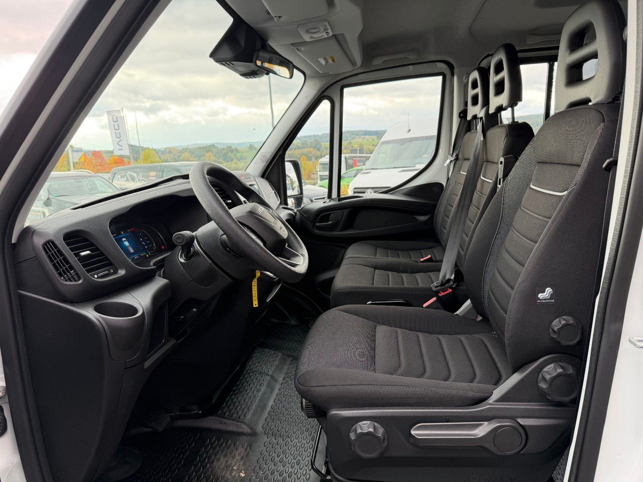 Leasing financiero de Iveco Daily 35S16 A8 *R.3450mm*Automatik*AHK*7-Sitze* leasing Iveco Daily 35S16 A8 *R.3450mm*Automatik*AHK*7-Sitze*: foto 9 Leasing financiero de Iveco Daily 35S16 A8 *R.3450mm*Automatik*AHK*7-Sitze* leasing Iveco Daily 35S16 A8 *R.3450mm*Automatik*AHK*7-Sitze*: foto 9