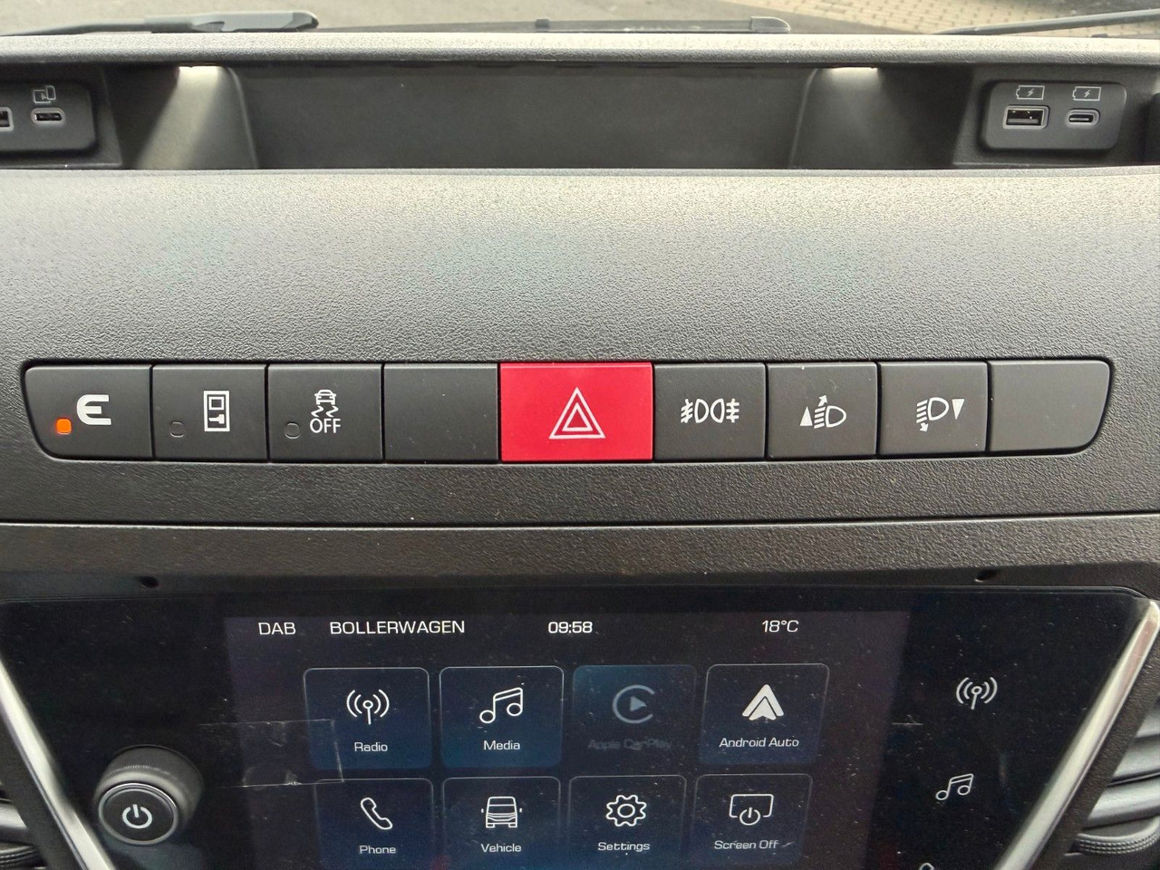 Leasing financiero de Iveco Daily 35S16 A8 *R.3450mm*Automatik*AHK*7-Sitze* leasing Iveco Daily 35S16 A8 *R.3450mm*Automatik*AHK*7-Sitze*: foto 15 Leasing financiero de Iveco Daily 35S16 A8 *R.3450mm*Automatik*AHK*7-Sitze* leasing Iveco Daily 35S16 A8 *R.3450mm*Automatik*AHK*7-Sitze*: foto 15