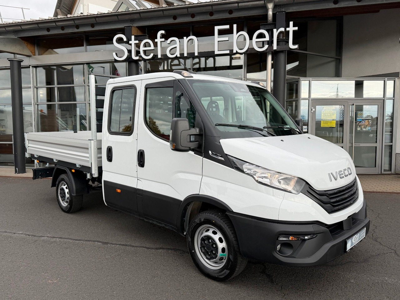 Iveco Daily 35S16 A8 *R.3450mm*Automatik*AHK*7-Sitze* - Volquete furgoneta, Furgoneta combi: foto 1 Iveco Daily 35S16 A8 *R.3450mm*Automatik*AHK*7-Sitze* - Volquete furgoneta, Furgoneta combi: foto 1