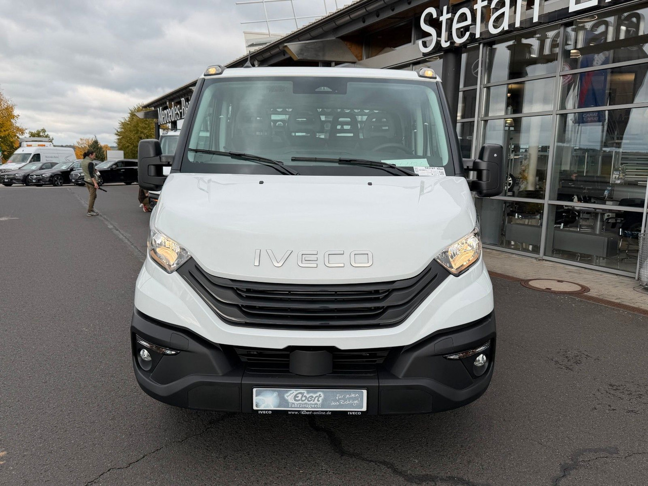 Iveco Daily 35S16 A8 *R.3450mm*Automatik*AHK*7-Sitze* - Volquete furgoneta, Furgoneta combi: foto 2 Iveco Daily 35S16 A8 *R.3450mm*Automatik*AHK*7-Sitze* - Volquete furgoneta, Furgoneta combi: foto 2