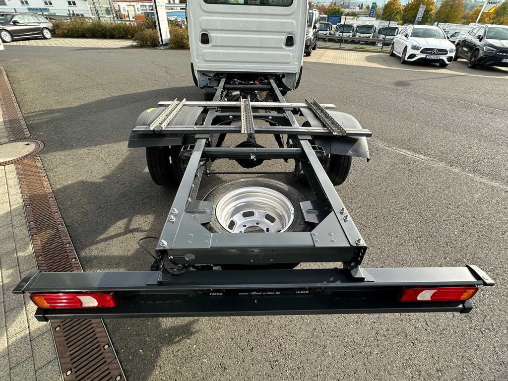 Iveco Daily 50C18 3.0L *R3750mm*Navi*Klima* 3x - Chasis camión: foto 5 Iveco Daily 50C18 3.0L *R3750mm*Navi*Klima* 3x - Chasis camión: foto 5