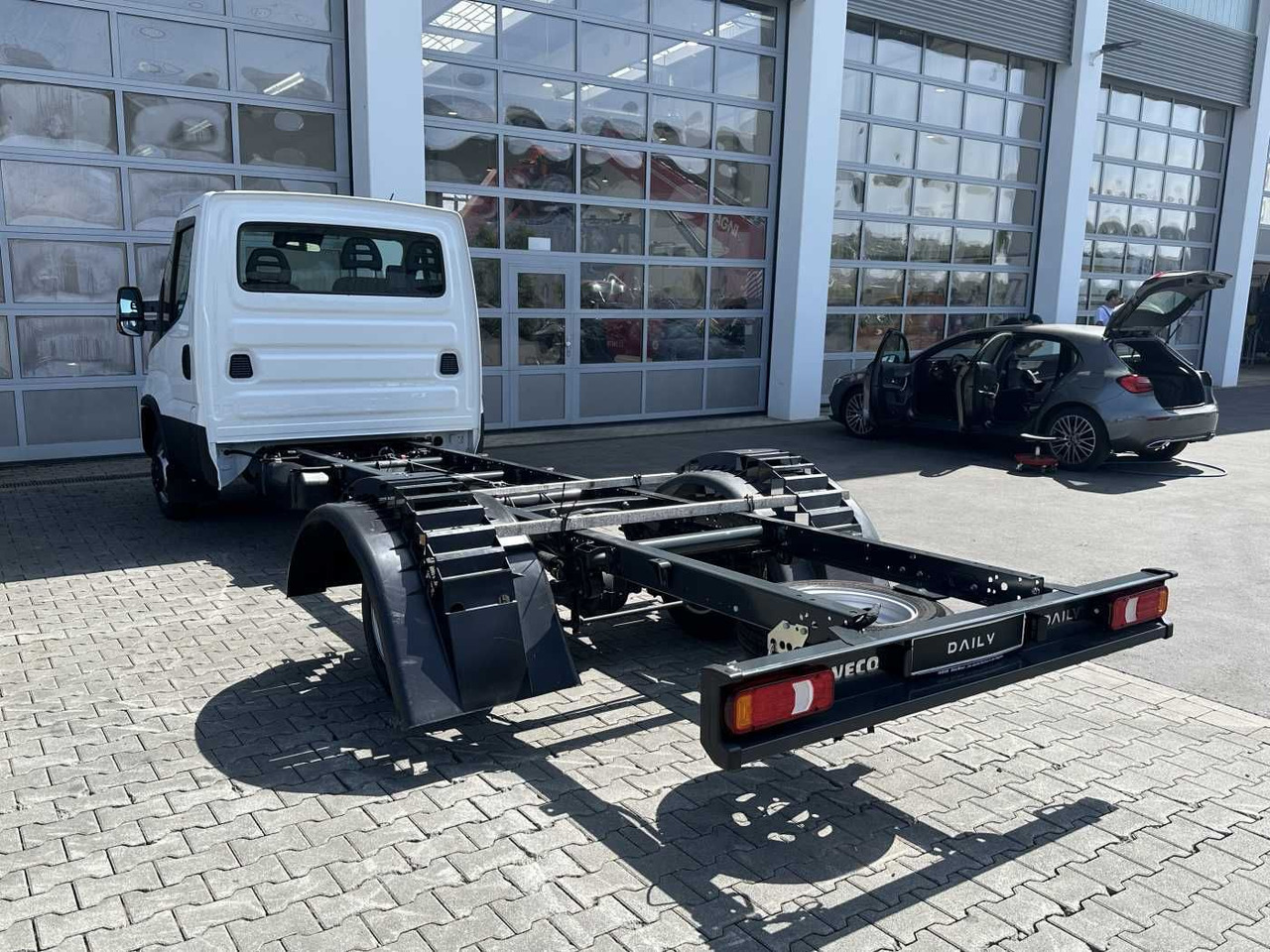 Iveco Daily 50C18 H 3.0L *R4.350mm*Klima* - Chasis camión: foto 3 Iveco Daily 50C18 H 3.0L *R4.350mm*Klima* - Chasis camión: foto 3