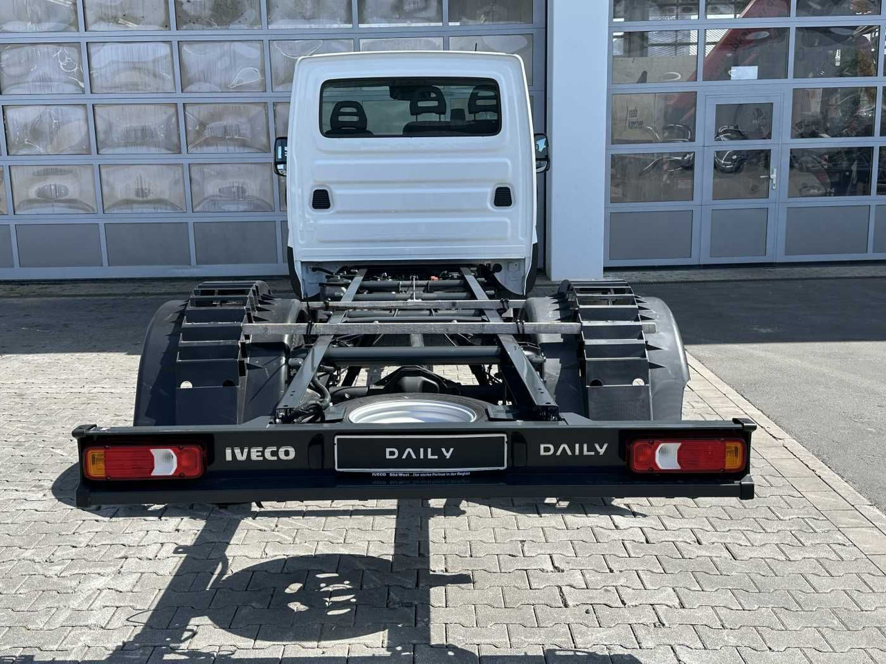 Iveco Daily 50C18 H 3.0L *R4.350mm*Klima* - Chasis camión: foto 4 Iveco Daily 50C18 H 3.0L *R4.350mm*Klima* - Chasis camión: foto 4