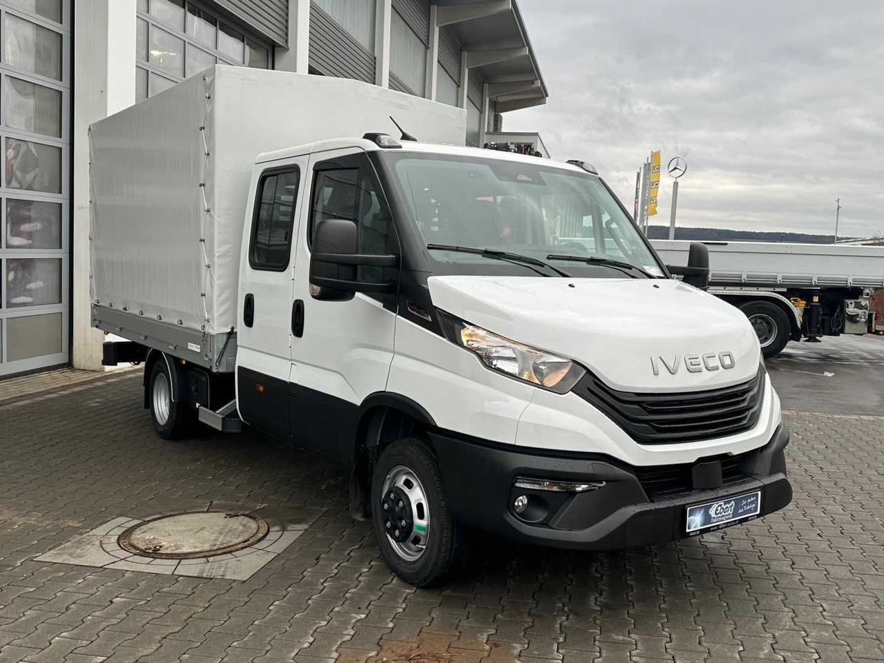 Iveco Daily 50C18H A8 DoKa *AHK*Automatik*7-Sitze* - Caja abierta furgoneta, Furgoneta combi: foto 3 Iveco Daily 50C18H A8 DoKa *AHK*Automatik*7-Sitze* - Caja abierta furgoneta, Furgoneta combi: foto 3
