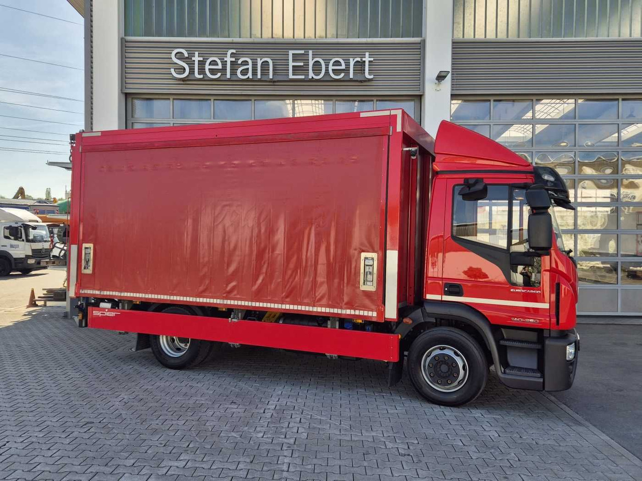 Iveco Eurocargo ML140E25/P Schiebeplanen LBW 1.500kg - Transporte de bebidas camión: foto 5 Iveco Eurocargo ML140E25/P Schiebeplanen LBW 1.500kg - Transporte de bebidas camión: foto 5