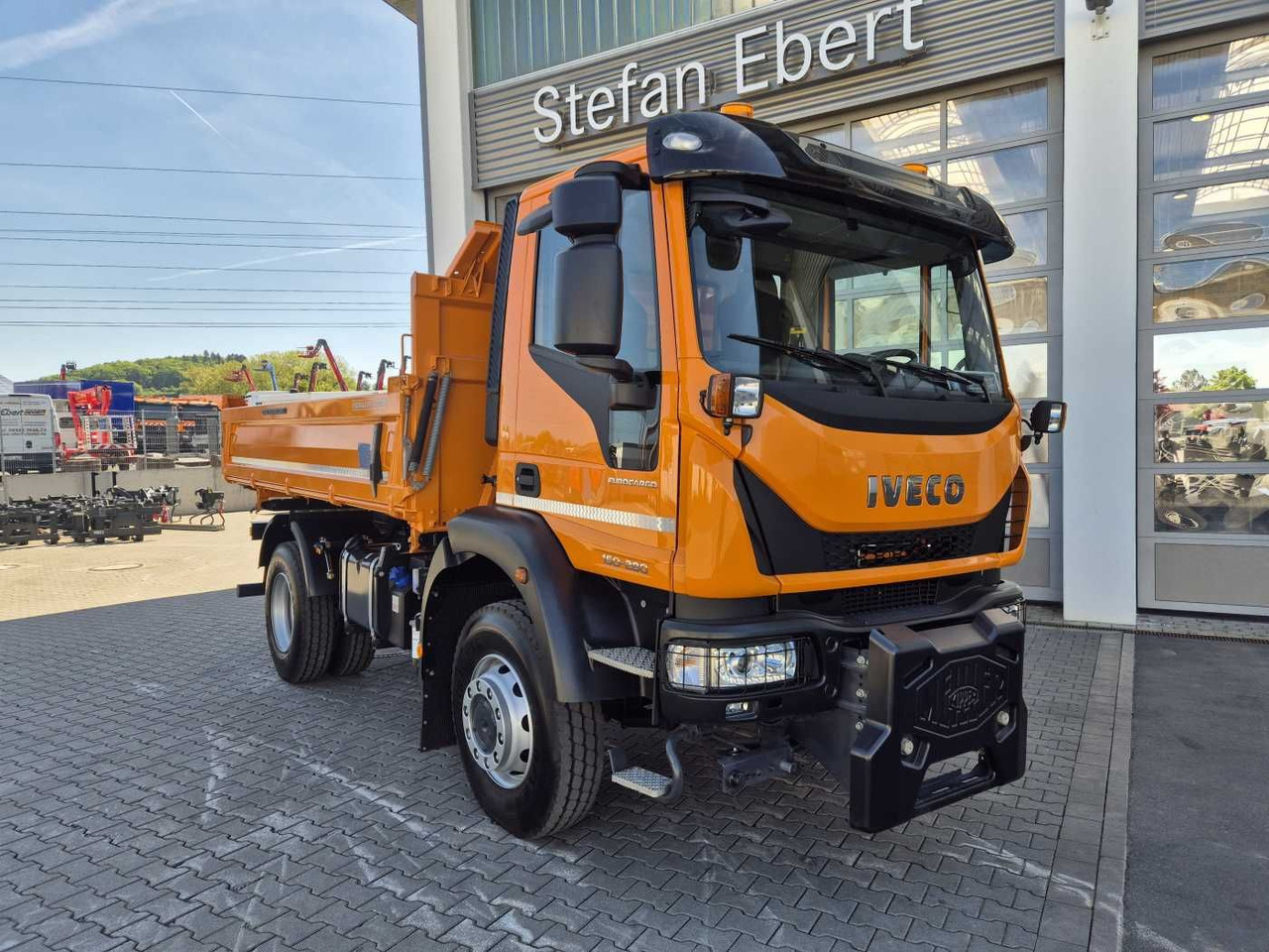 Iveco Eurocargo ML150E28W 4x4 Winterdienst Vorb. 2xAHK - Volquete camión: foto 3 Iveco Eurocargo ML150E28W 4x4 Winterdienst Vorb. 2xAHK - Volquete camión: foto 3