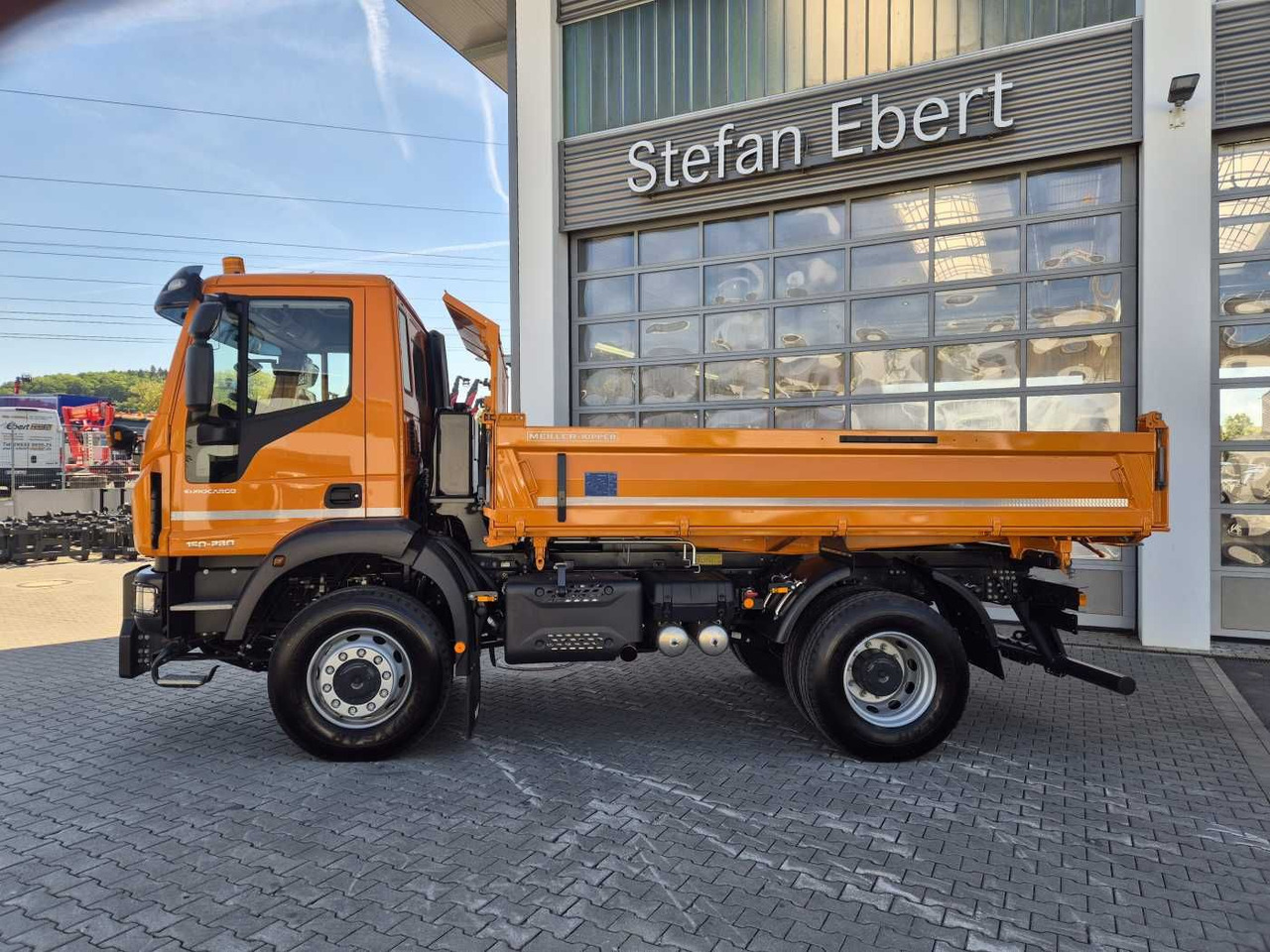 Iveco Eurocargo ML150E28W 4x4 Winterdienst Vorb. 2xAHK - Volquete camión: foto 4 Iveco Eurocargo ML150E28W 4x4 Winterdienst Vorb. 2xAHK - Volquete camión: foto 4