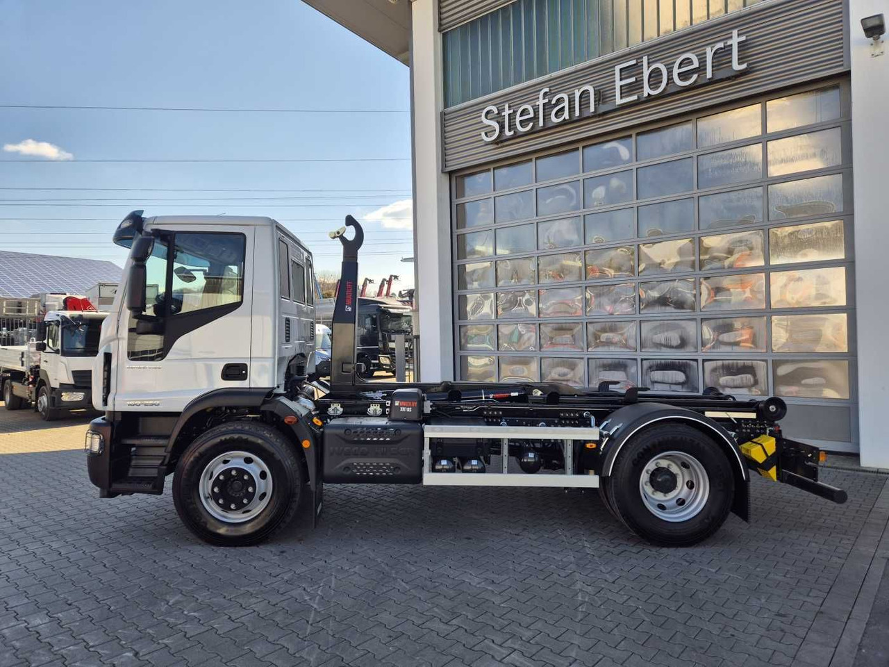 Iveco Eurocargo ML160E25/P HIAB Multilift XR10S4150 - Multibasculante camión: foto 5 Iveco Eurocargo ML160E25/P HIAB Multilift XR10S4150 - Multibasculante camión: foto 5