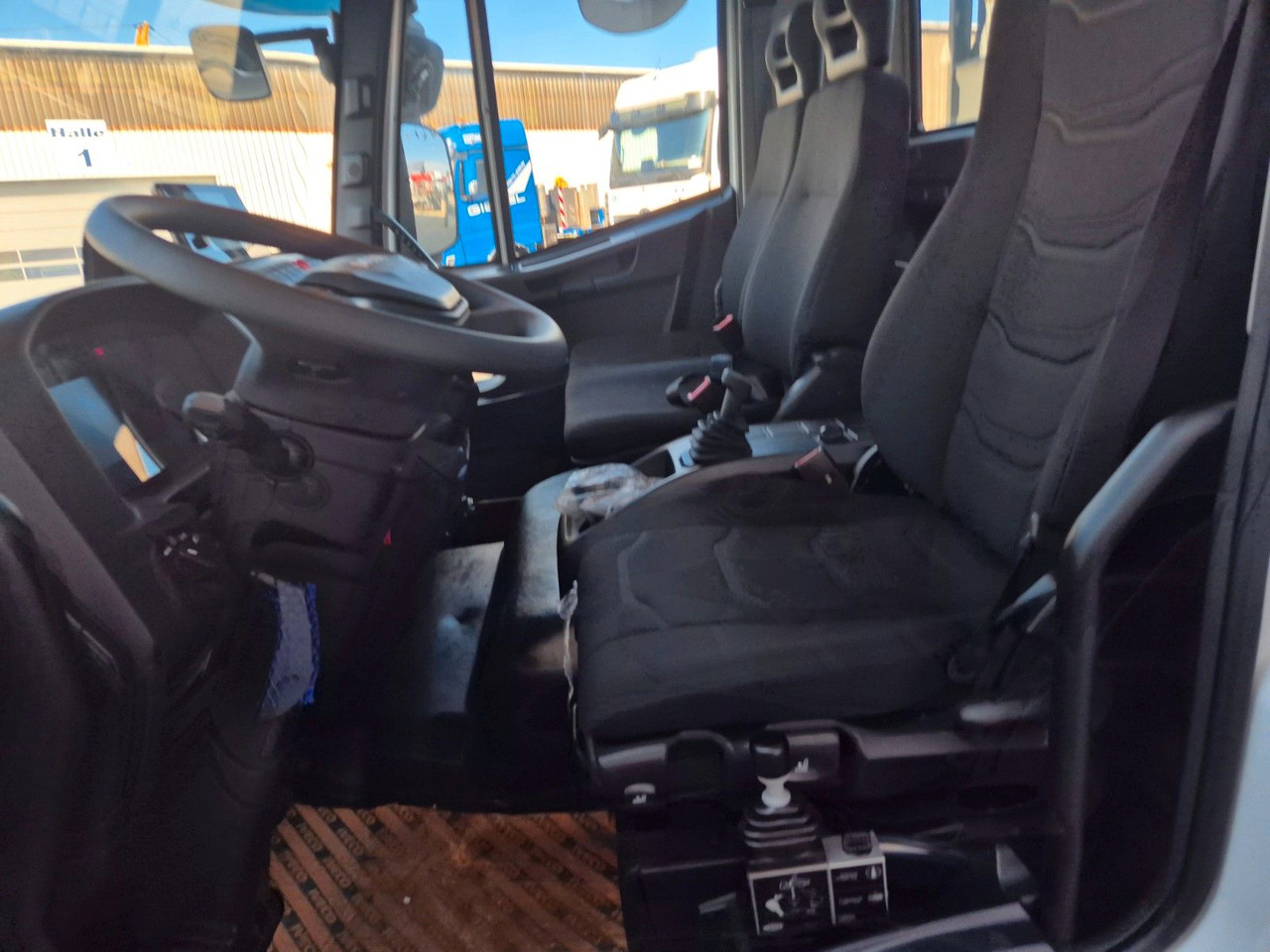 Leasing financiero de  Iveco Eurocargo ML80E21 Meiller 2x AHK 3 Sitze Klima leasing Iveco Eurocargo ML80E21 Meiller 2x AHK 3 Sitze Klima: foto 12 Leasing financiero de  Iveco Eurocargo ML80E21 Meiller 2x AHK 3 Sitze Klima leasing Iveco Eurocargo ML80E21 Meiller 2x AHK 3 Sitze Klima: foto 12