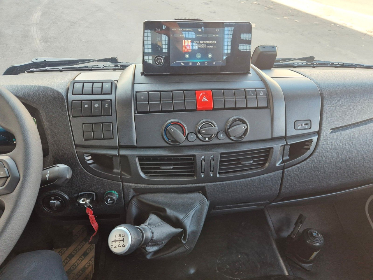 Leasing financiero de  Iveco Eurocargo ML80E21 Meiller 2x AHK 3 Sitze Klima leasing Iveco Eurocargo ML80E21 Meiller 2x AHK 3 Sitze Klima: foto 15 Leasing financiero de  Iveco Eurocargo ML80E21 Meiller 2x AHK 3 Sitze Klima leasing Iveco Eurocargo ML80E21 Meiller 2x AHK 3 Sitze Klima: foto 15