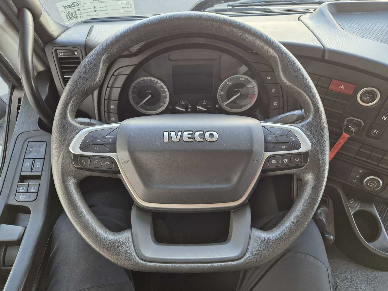 Leasing financiero de  Iveco X-Way AD300X48Z HR 6x4 Intarder Bordmatic Kamera leasing Iveco X-Way AD300X48Z HR 6x4 Intarder Bordmatic Kamera: foto 12