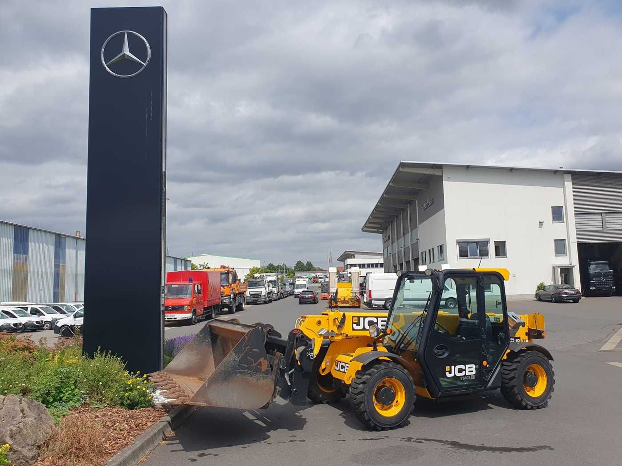 JCB 525-60 / Palettengabel / 2021 / nur 377h - Manipulador telescópico: foto 1 JCB 525-60 / Palettengabel / 2021 / nur 377h - Manipulador telescópico: foto 1