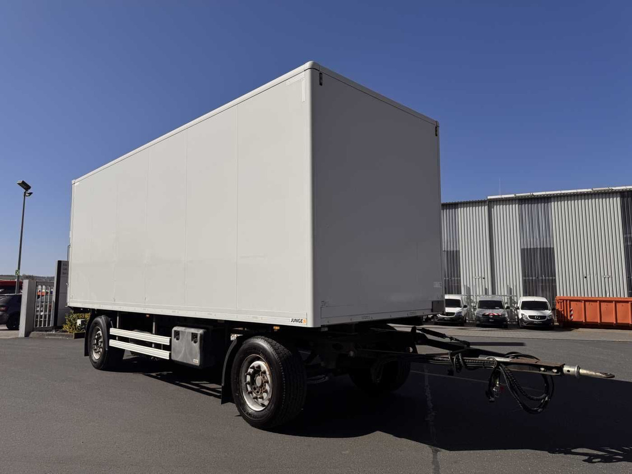 Junge AASK18P037 LBW Bär (2.000kg) - Caja cerrada remolque: foto 1 Junge AASK18P037 LBW Bär (2.000kg) - Caja cerrada remolque: foto 1