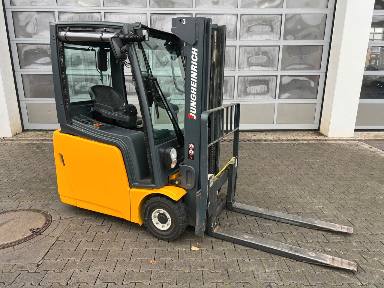 Jungheinrich EFG 215 / Triplex: 4.25m! / SS / 1.285h / 2021 - Carretilla elevadora eléctrica: foto 2 Jungheinrich EFG 215 / Triplex: 4.25m! / SS / 1.285h / 2021 - Carretilla elevadora eléctrica: foto 2