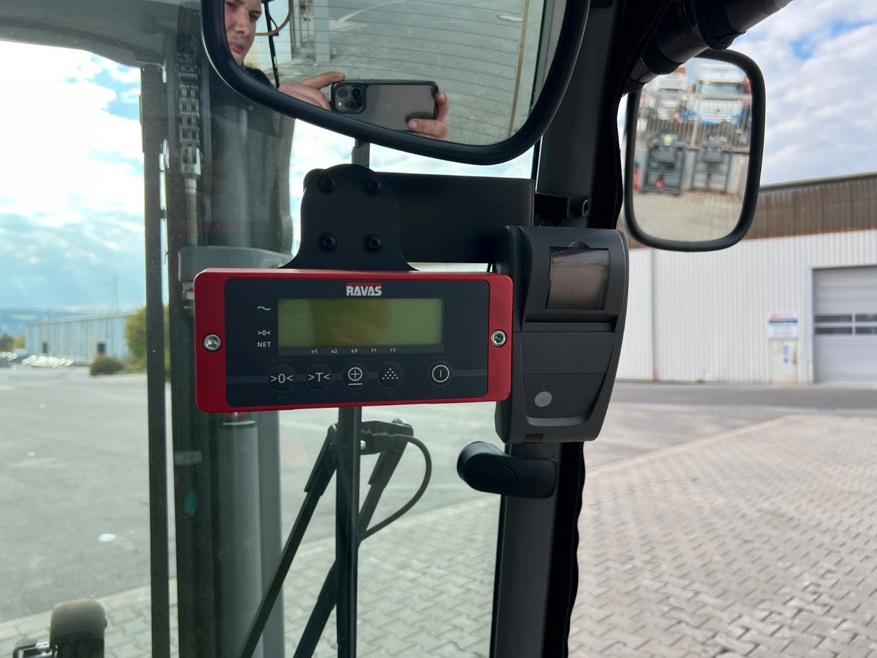 Carretilla elevadora eléctrica Jungheinrich EFG 215 / Triplex: 4.25m! / SS / 1.573h / 2024: foto 16 Carretilla elevadora eléctrica Jungheinrich EFG 215 / Triplex: 4.25m! / SS / 1.573h / 2024: foto 16