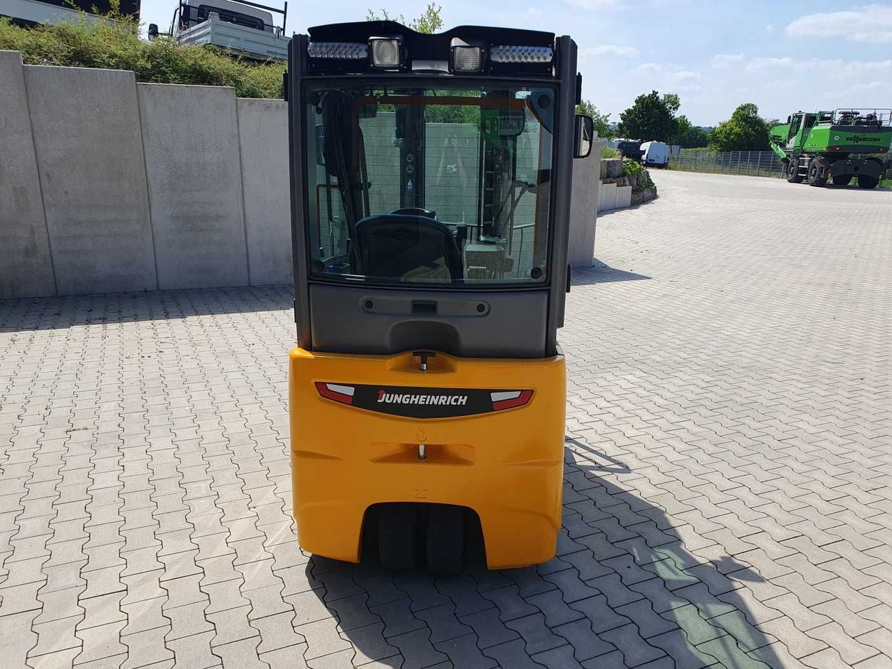 Jungheinrich EFG 215 / Triplex: 4.25m! / SS / 2.472h! / 2020 - Carretilla elevadora eléctrica: foto 4 Jungheinrich EFG 215 / Triplex: 4.25m! / SS / 2.472h! / 2020 - Carretilla elevadora eléctrica: foto 4