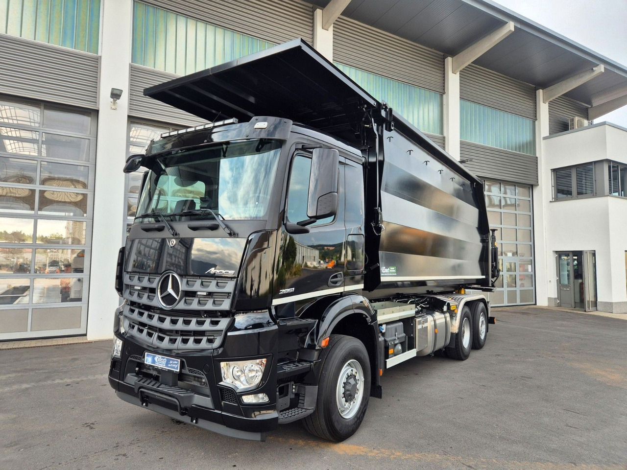 Mercedes-Benz Arocs 2751 6x2 HAD / Abroller EBERT Fällbox Q150 Mercedes-Benz Arocs 2751 6x2 HAD/ Abroller EBERT Forstbox Q150 - Multibasculante camión: foto 1 Mercedes-Benz Arocs 2751 6x2 HAD / Abroller EBERT Fällbox Q150 Mercedes-Benz Arocs 2751 6x2 HAD/ Abroller EBERT Forstbox Q150 - Multibasculante camión: foto 1