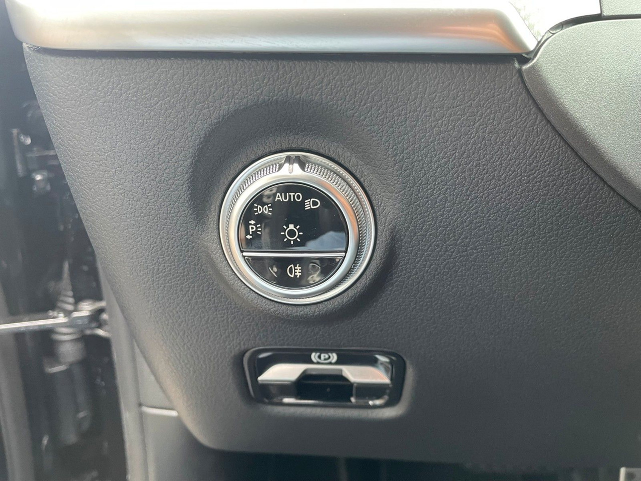 Leasing financiero de  Mercedes-Benz C 200 d T AMG+Night+360°+Digital+Memory+Keyless leasing Mercedes-Benz C 200 d T AMG+Night+360°+Digital+Memory+Keyless: foto 15
