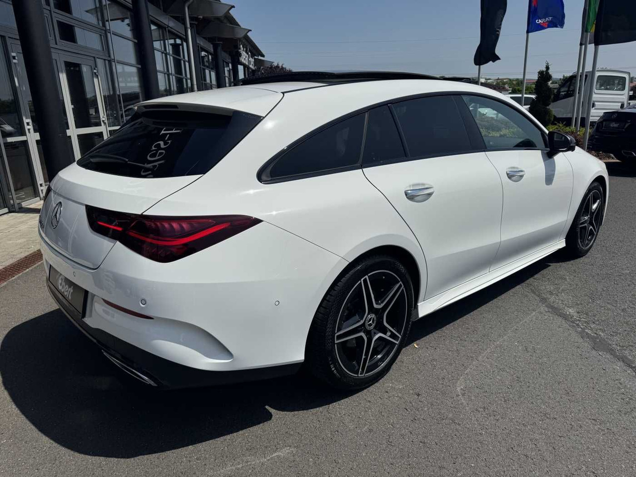 Mercedes-Benz CLA 220d Shooting Brake AMG+Pano+Distr+AHK+uvm. - Coche familiar: foto 4 Mercedes-Benz CLA 220d Shooting Brake AMG+Pano+Distr+AHK+uvm. - Coche familiar: foto 4