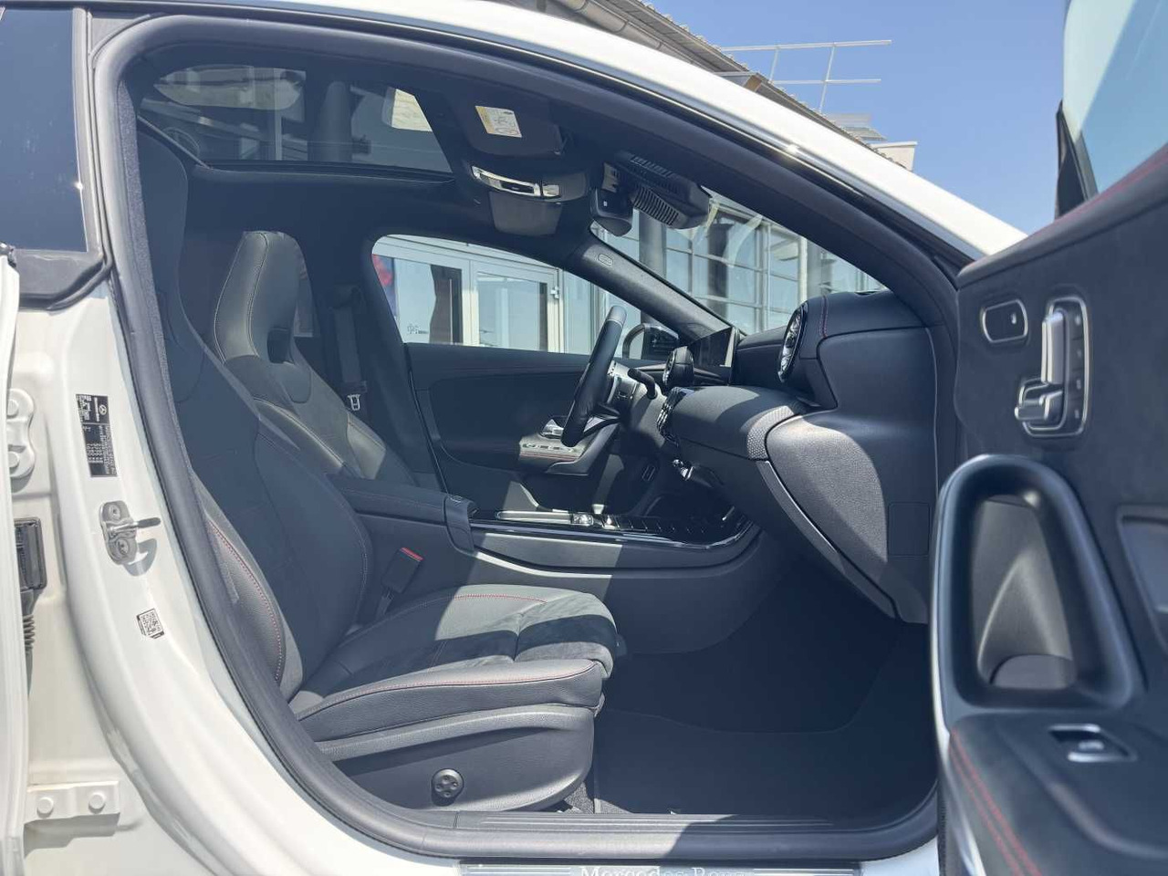 Coche familiar Mercedes-Benz CLA 220d Shooting Brake AMG+Pano+Distr+AHK+uvm.: foto 6 Coche familiar Mercedes-Benz CLA 220d Shooting Brake AMG+Pano+Distr+AHK+uvm.: foto 6