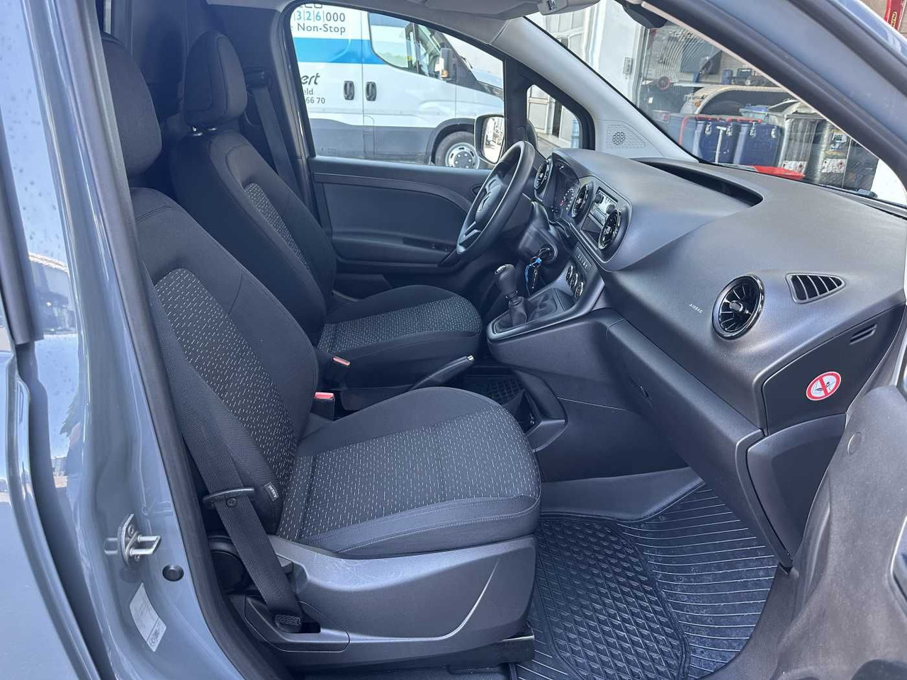 Furgoneta pequeña Mercedes-Benz Citan 108 CDI Regal Klima: foto 10