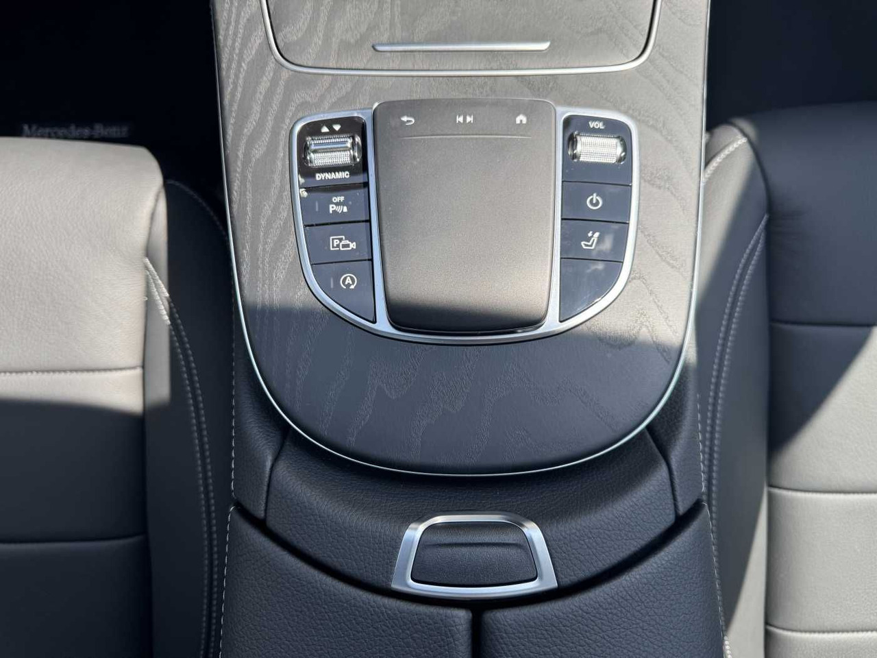 Leasing financiero de  Mercedes-Benz E 220d AMG+Pano+Burm+Distr+Memory+AHK+360 leasing Mercedes-Benz E 220d AMG+Pano+Burm+Distr+Memory+AHK+360: foto 14