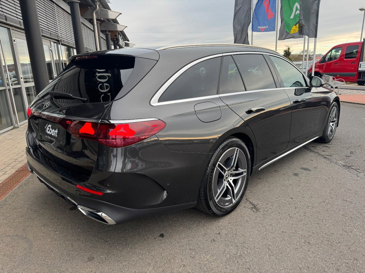 Mercedes-Benz E 220d T AMG+Hyperscreen+Leder+AHK+DistrPro+STH - Coche familiar: foto 5 Mercedes-Benz E 220d T AMG+Hyperscreen+Leder+AHK+DistrPro+STH - Coche familiar: foto 5