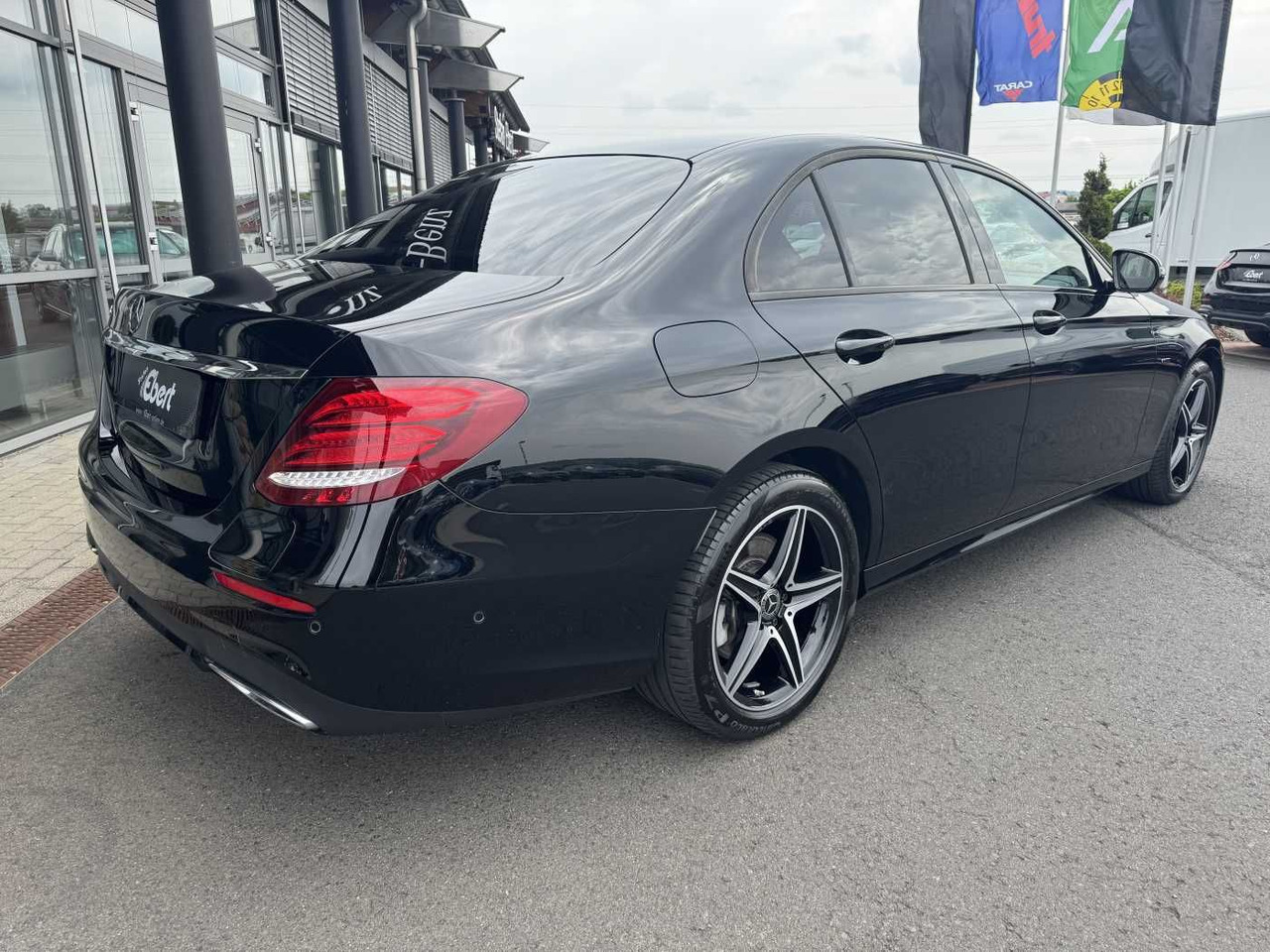 Mercedes-Benz E 300de 9G AMG+Pano+Memory+Ambiente+ RFK+Night - Sedan: foto 4 Mercedes-Benz E 300de 9G AMG+Pano+Memory+Ambiente+ RFK+Night - Sedan: foto 4