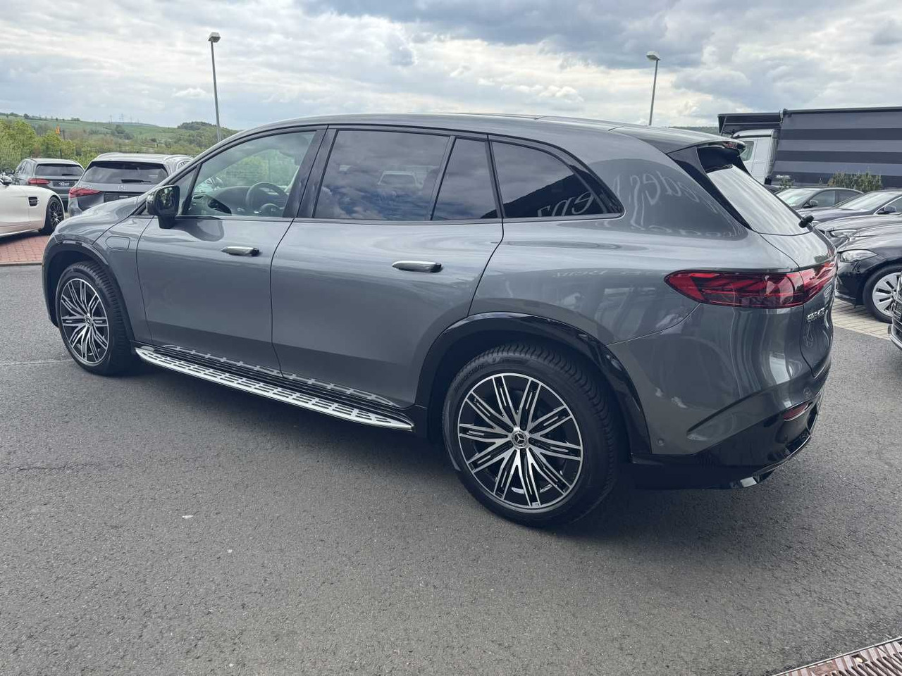 Mercedes-Benz EQS SUV 450 4M AMG+Pano+Distr+Offroad+HUD+360 - SUV/ Todoterreno: foto 3 Mercedes-Benz EQS SUV 450 4M AMG+Pano+Distr+Offroad+HUD+360 - SUV/ Todoterreno: foto 3