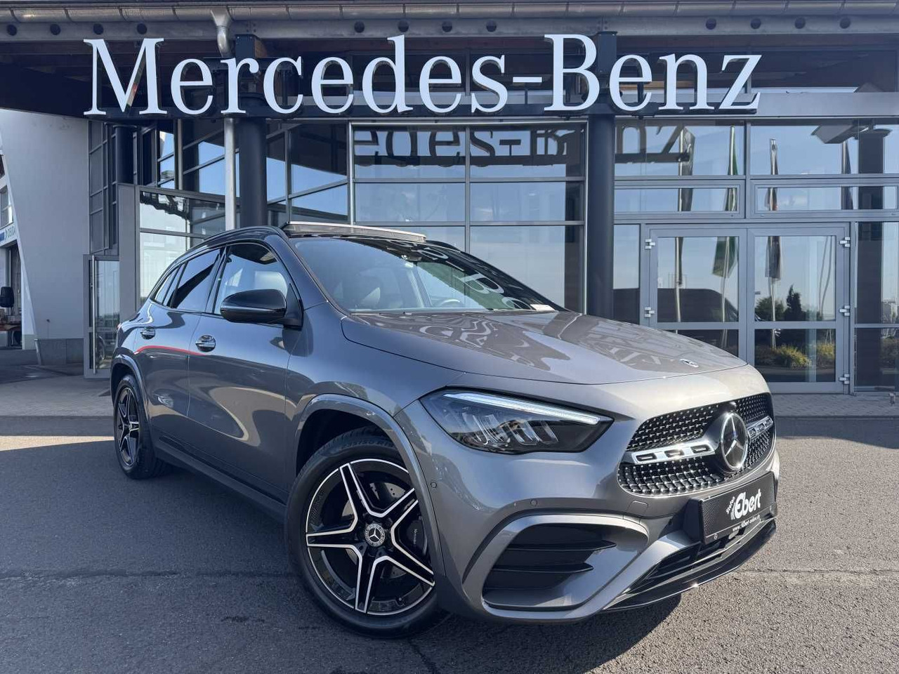 Mercedes-Benz GLA 200d 4M AMG+Pano+Distr+Ambiente+ - SUV/ Todoterreno: foto 1 Mercedes-Benz GLA 200d 4M AMG+Pano+Distr+Ambiente+ - SUV/ Todoterreno: foto 1