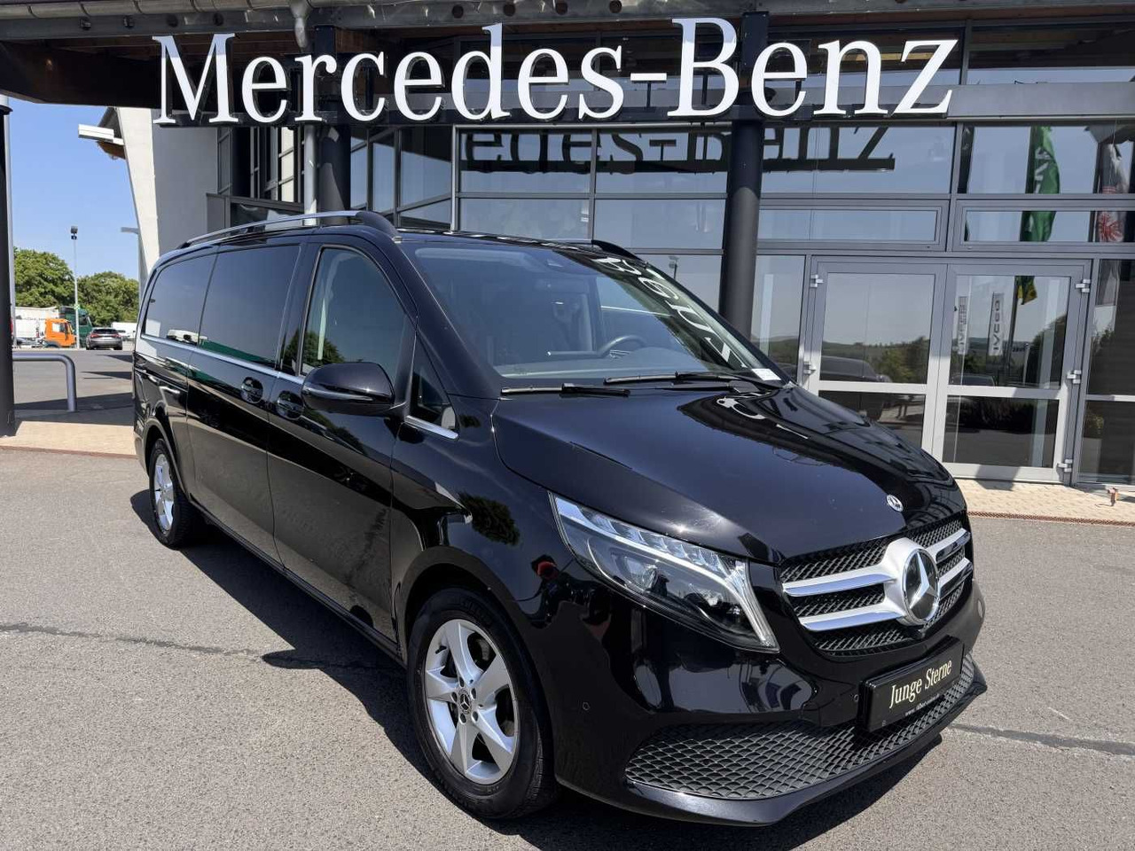 Mercedes-Benz V 300 d 4MATIC AVA 3430 AHK2,5 DISTRONIC 360 - Coche: foto 1 Mercedes-Benz V 300 d 4MATIC AVA 3430 AHK2,5 DISTRONIC 360 - Coche: foto 1