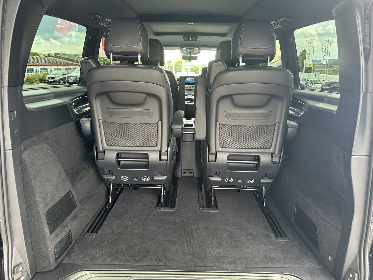 Furgoneta de pasajeros Mercedes-Benz V 300 d 4MATIC EXCLUSIVE AMG Panorama DISTRONIC: foto 6 Furgoneta de pasajeros Mercedes-Benz V 300 d 4MATIC EXCLUSIVE AMG Panorama DISTRONIC: foto 6