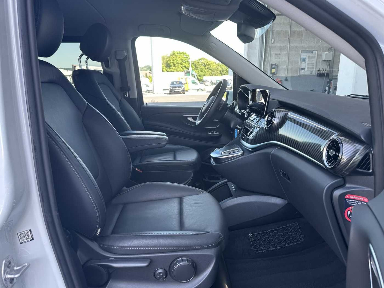 Furgoneta de pasajeros Mercedes-Benz V 300 d AVA ED 6Sitze Burmester 360Kamera el Tür: foto 8 Furgoneta de pasajeros Mercedes-Benz V 300 d AVA ED 6Sitze Burmester 360Kamera el Tür: foto 8