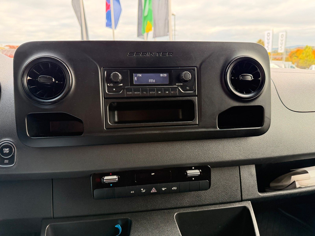 Leasing financiero de  Mercedes-Benz eSprinter 312 Klima SHZ Kamera leasing Mercedes-Benz eSprinter 312 Klima SHZ Kamera: foto 14