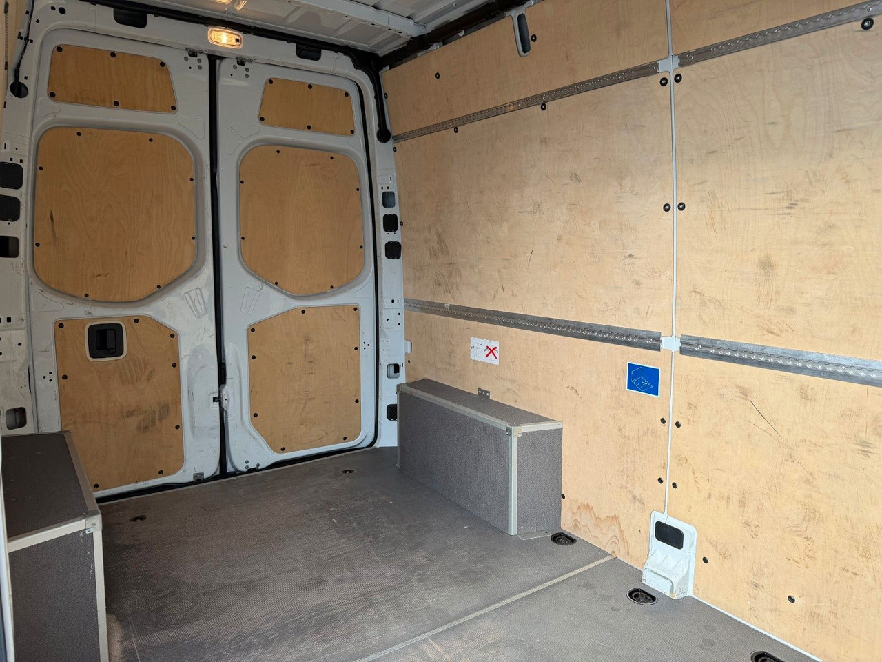 Leasing financiero de  Mercedes-Benz eSprinter 312 Klima SHZ Kamera leasing Mercedes-Benz eSprinter 312 Klima SHZ Kamera: foto 8