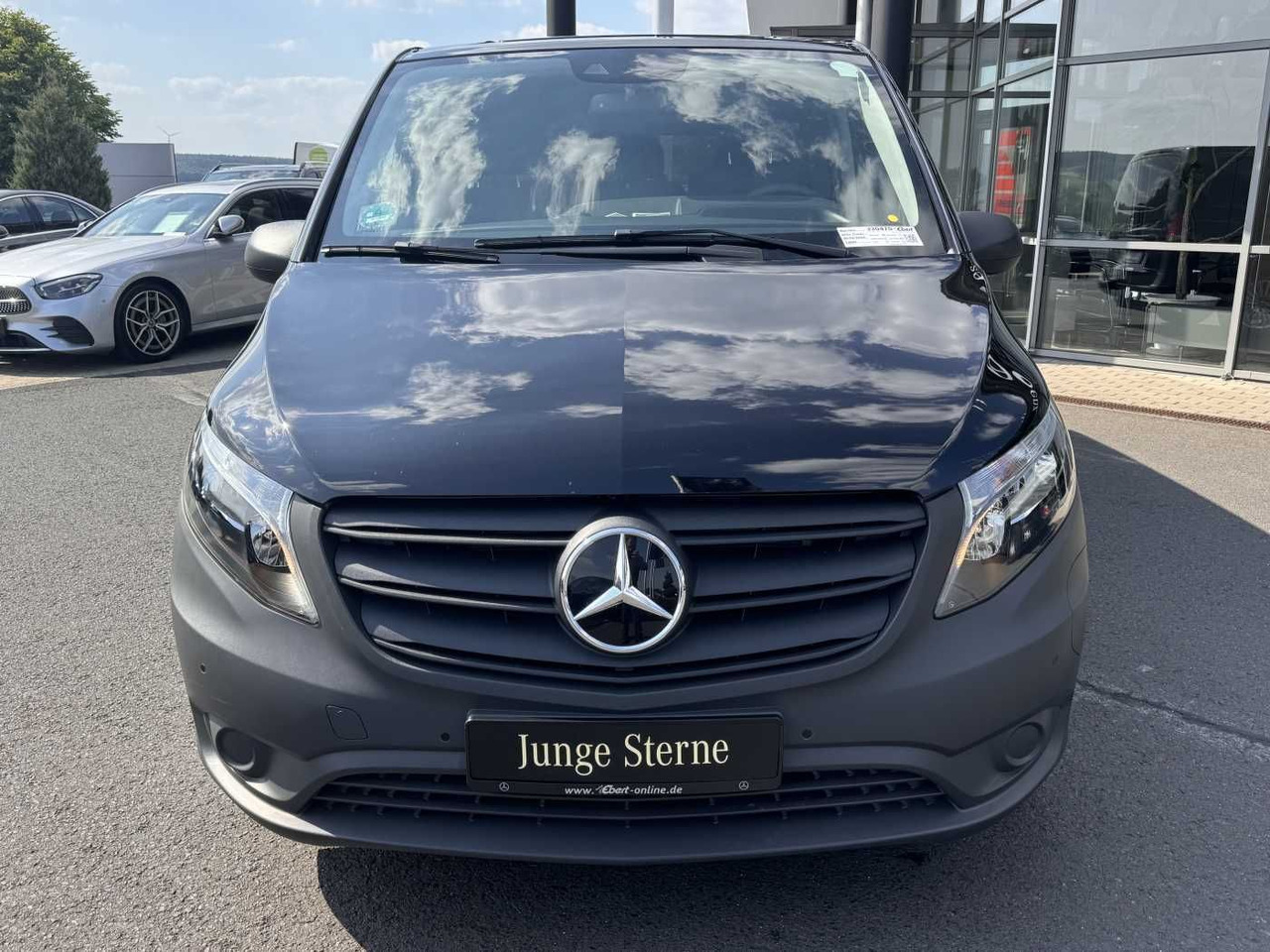Mercedes-Benz eVito 129 Tourer Behinderten-/Rollstuhlrampe - Coche: foto 3 Mercedes-Benz eVito 129 Tourer Behinderten-/Rollstuhlrampe - Coche: foto 3