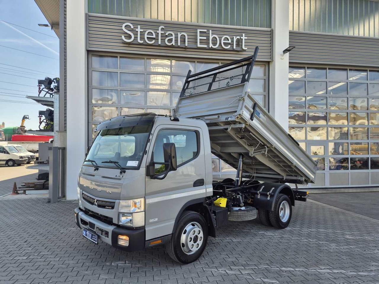 Mitsubishi Fuso Canter 7C18 4x2 Meiller-Kipper Klima AHK - Volquete furgoneta: foto 1 Mitsubishi Fuso Canter 7C18 4x2 Meiller-Kipper Klima AHK - Volquete furgoneta: foto 1