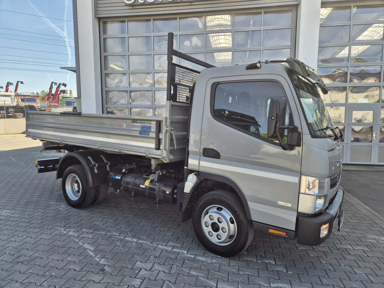 Mitsubishi Fuso Canter 7C18 4x2 Meiller-Kipper Klima AHK - Volquete furgoneta: foto 5 Mitsubishi Fuso Canter 7C18 4x2 Meiller-Kipper Klima AHK - Volquete furgoneta: foto 5