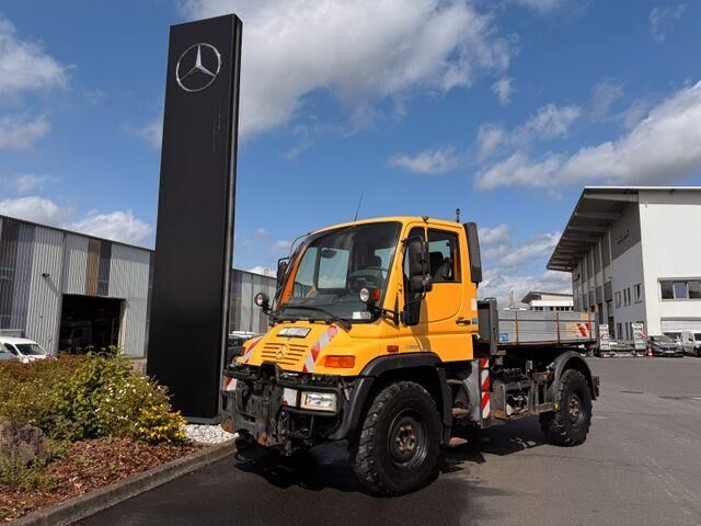 Unimog U300 4x4 Vario-Pilot Klima - Camión caja abierta: foto 1 Unimog U300 4x4 Vario-Pilot Klima - Camión caja abierta: foto 1