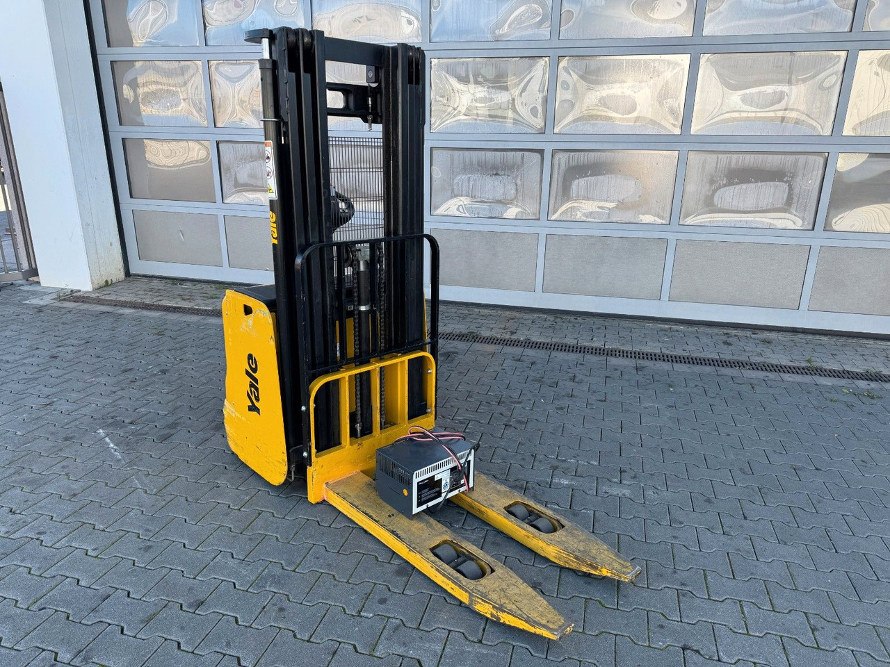 Yale MS 12 AC / Triplex: 4m! / nur 180h! / 2014 - Apilador: foto 3 Yale MS 12 AC / Triplex: 4m! / nur 180h! / 2014 - Apilador: foto 3
