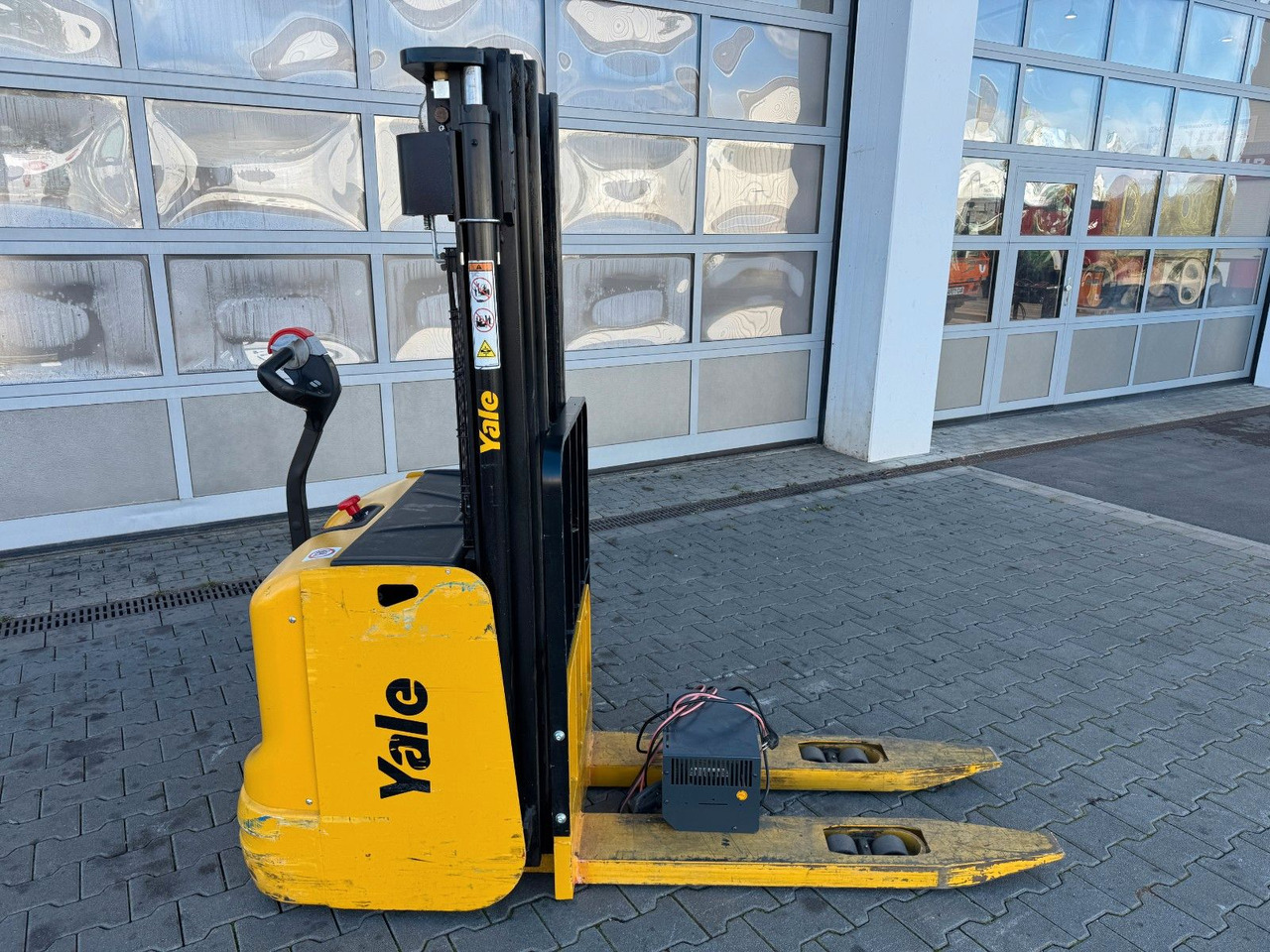 Yale MS 12 AC / Triplex: 4m! / nur 180h! / 2014 - Apilador: foto 2 Yale MS 12 AC / Triplex: 4m! / nur 180h! / 2014 - Apilador: foto 2