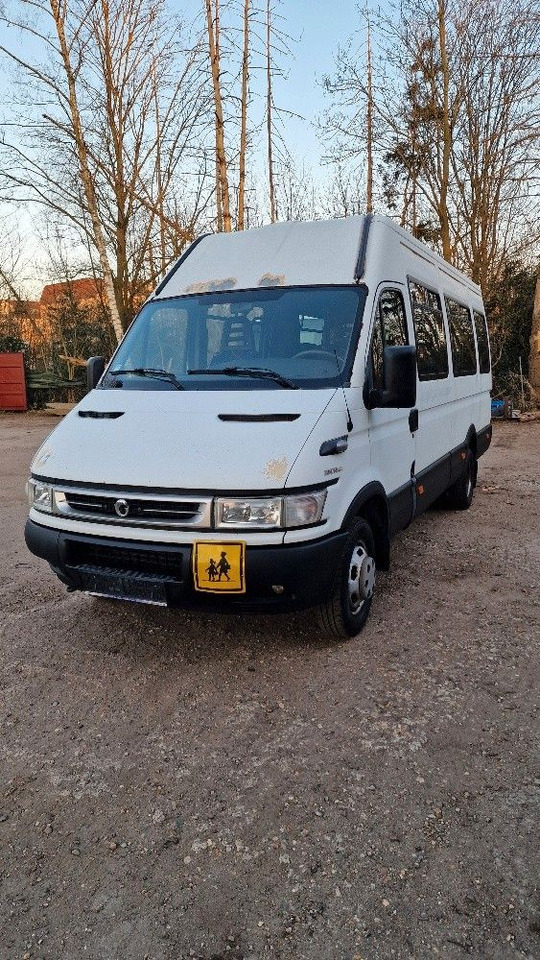 Iveco Daily 3.0 lit. Motor - Minibús, Furgoneta de pasajeros: foto 3 Iveco Daily 3.0 lit. Motor - Minibús, Furgoneta de pasajeros: foto 3