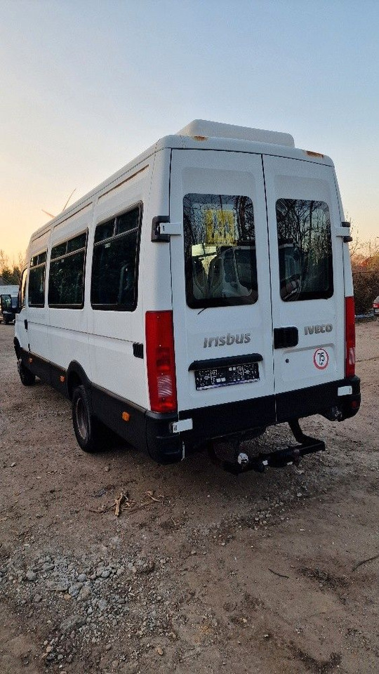 Iveco Daily 3.0 lit. Motor - Minibús, Furgoneta de pasajeros: foto 4 Iveco Daily 3.0 lit. Motor - Minibús, Furgoneta de pasajeros: foto 4