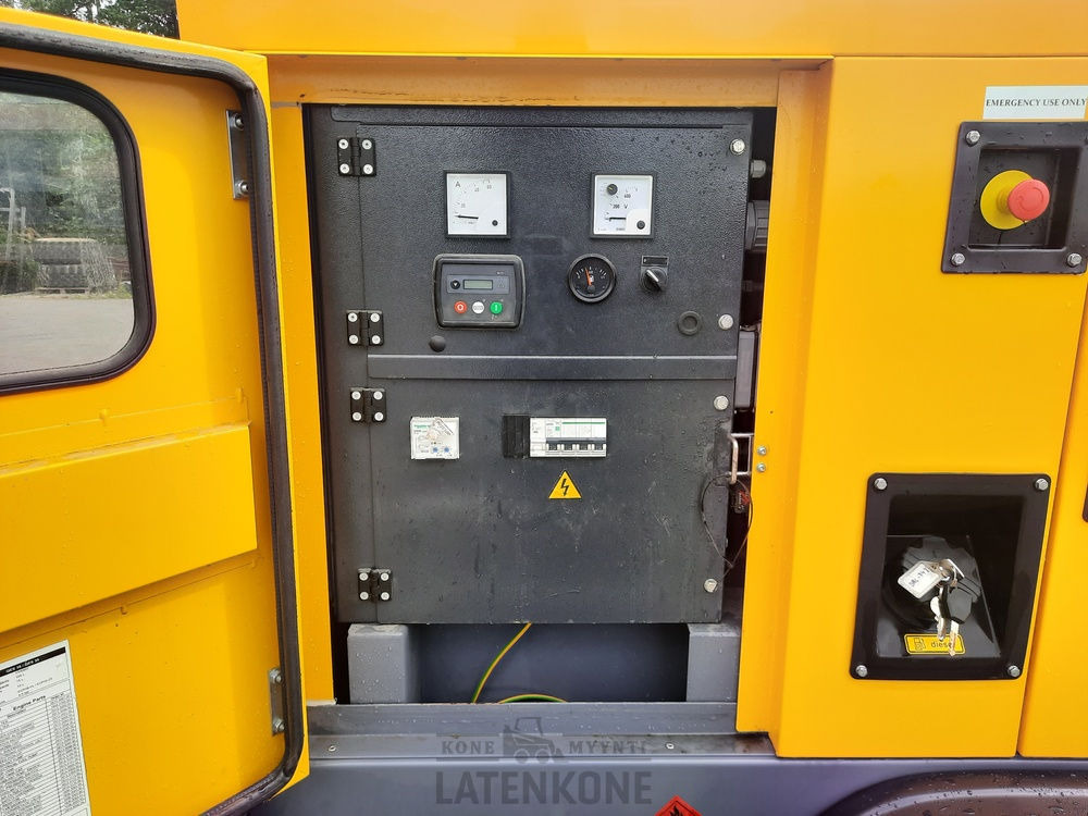 Generador industriale Atlas Copco QES 30 50 Hz Generaattori vetovarustuksella ID 4349: foto 14