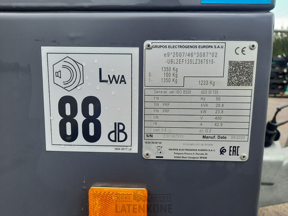 Generador industriale Atlas Copco QES 30 50 Hz Generaattori vetovarustuksella ID 4349: foto 9