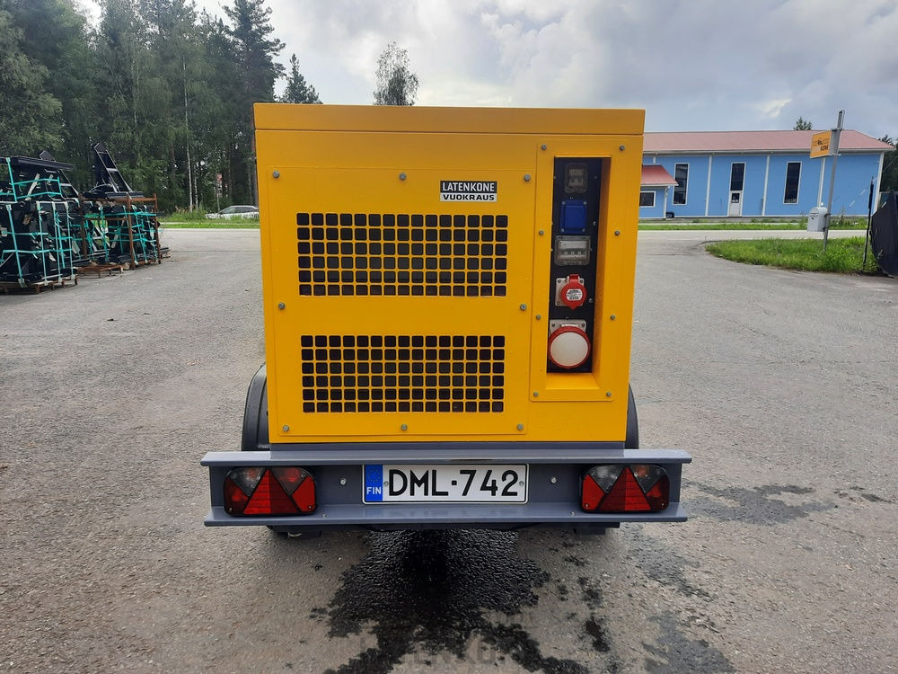 Generador industriale Atlas Copco QES 30 50 Hz Generaattori vetovarustuksella ID 4349: foto 7