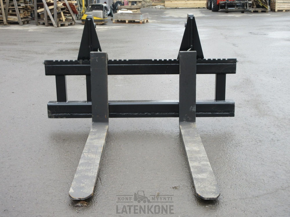 Volvo Trukkipiikit 11000kg 2000mm/1800mm 4A Volvo L150-L180 - Horquillas para Maquinaria de construcción: foto 2 Volvo Trukkipiikit 11000kg 2000mm/1800mm 4A Volvo L150-L180 - Horquillas para Maquinaria de construcción: foto 2