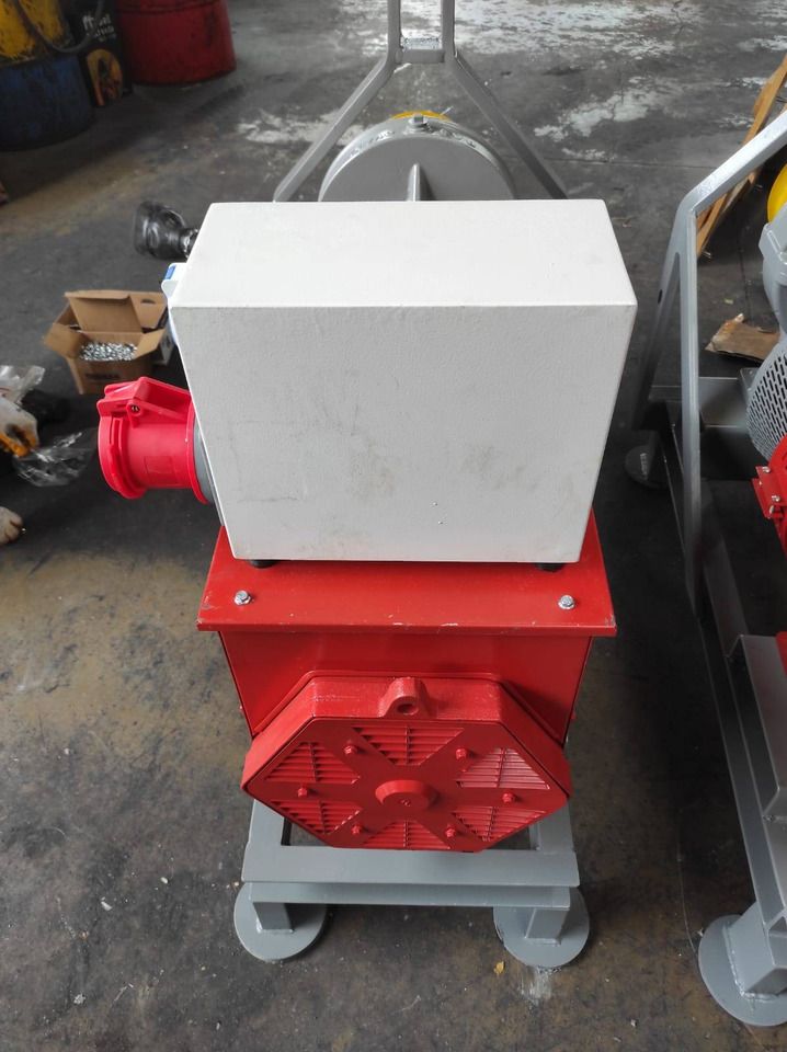 Agregat prądotwórczy Elektro-Jen 30 kVa / 24 kW na WOM z regulacją AVR - Generador industriale: foto 1 Agregat prądotwórczy Elektro-Jen 30 kVa / 24 kW na WOM z regulacją AVR - Generador industriale: foto 1